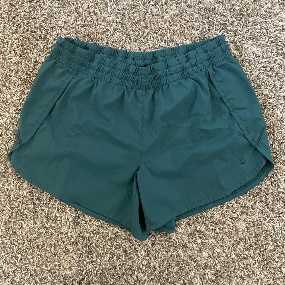 Athleta mid rise 4” shorts